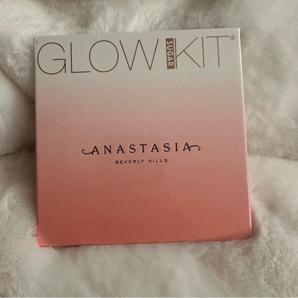 Anastasia Beverly Hills Sugar Glow Kit - Picture 1 of 2